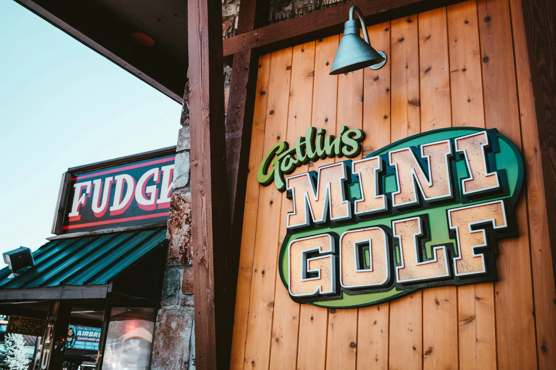 Mini golf course signage and decorations